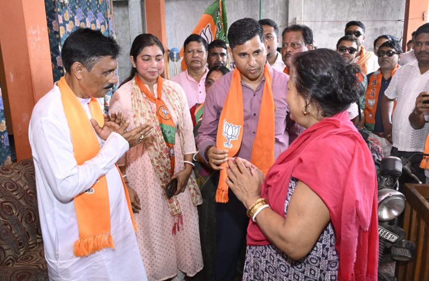 ধর্মনগর উপ-নির্বাচন ঘিরে জোরদার প্রচার, মন্ডপ পাড়ায় বিজেপির জনসংযোগে মন্ত্রী সুধাংশু