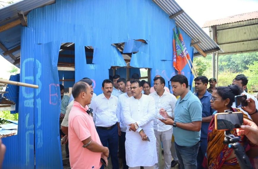 এডিসি নির্বাচনের পর সহিংসতা: দক্ষিণ জেলায় ক্ষতিগ্রস্ত এলাকা পরিদর্শনে অর্থমন্ত্রী প্রণজিৎ সিংহ রায়