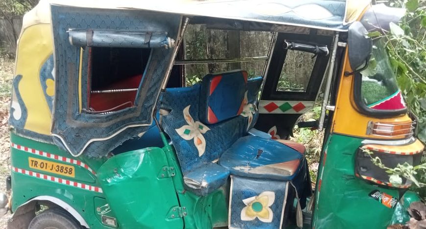 শালবাগান অক্সিজেন পার্কের সামনে বাইক-অটোর সংঘর্ষে গুরুতর জখম এক যাত্রী