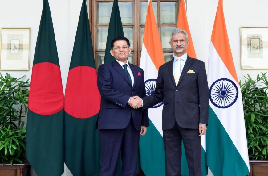 ঢাকা-দিল্লি কূটনৈতিক বৈঠক, দ্বিপাক্ষিক সম্পর্ক জোরদারে জোর