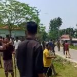 দয়ালপাড়ায় বোমাবাজি ও গুলিচালনা, উত্তপ্ত আমতলী–গোলাঘাটি কেন্দ্র