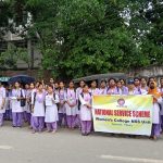 গ্রীষ্মের দাবদাহে স্বাস্থ্য সচেতনতায় মহিলা কলেজের এনএসএস ইউনিটের উদ্যোগ