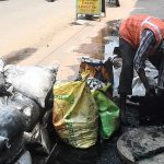 ড্রেন পরিষ্কারে ২০ দিনেও শেষ নেই আবর্জনা, সচেতনতার অভাবেই সমস্যা বাড়ছে