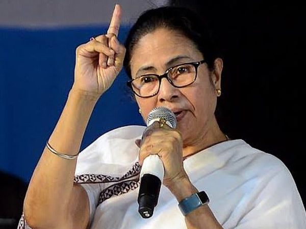 টিএমসির অন্দরে অশান্তির আবহে সোনিয়া-রাহুলের সঙ্গে বৈঠকে মমতা