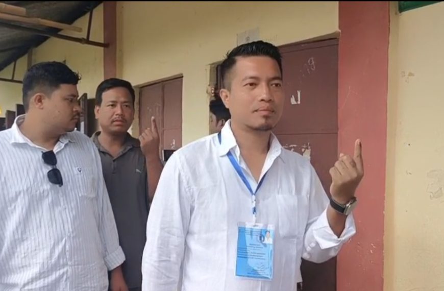 উৎসবমুখর পরিবেশে ভোটগ্রহণ, ২৮ আসনেই জয়ের দাবি রুনিয়েল দেববর্মার