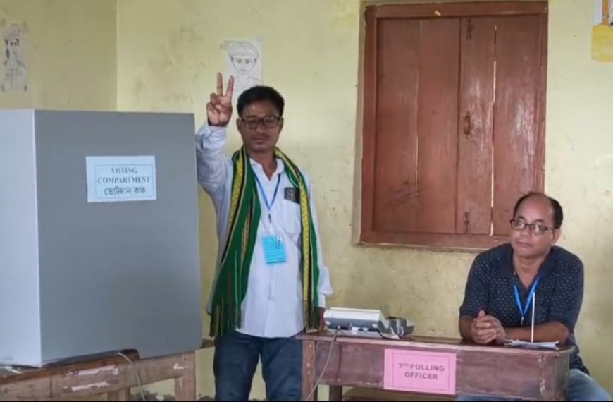 শান্তিপূর্ণ পরিবেশে শুরু এডিসি ভোট, মহারানী–তেলিয়ামুড়া কেন্দ্রে ভোট দিলেন আইপিএফটি প্রার্থী ধনঞ্জয় রিয়াং
