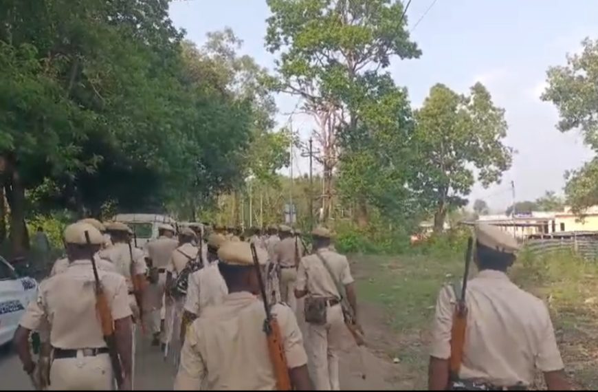 ২৬ নং বীরচন্দ্র কলসী কেন্দ্রে সংঘর্ষ, বোমা নিক্ষেপে উত্তেজনা