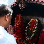 অসম ভোট: কামাখ্যা মন্দিরে পুজো দিলেন মুখ্যমন্ত্রী হিমন্ত বিশ্ব শর্মা