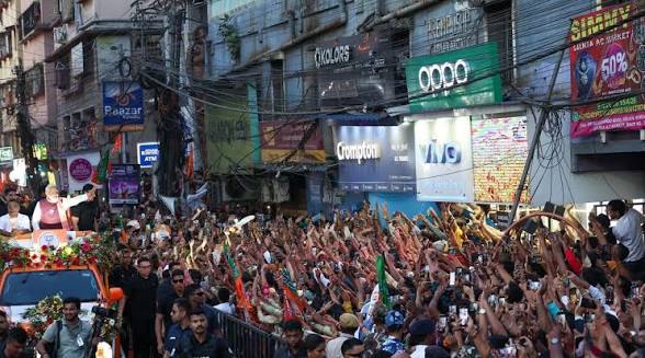 গ্যাংটকের রাস্তায় উপচে পড়া ভিড়, মোদির রোডশো ঘিরে উৎসবের আমেজ