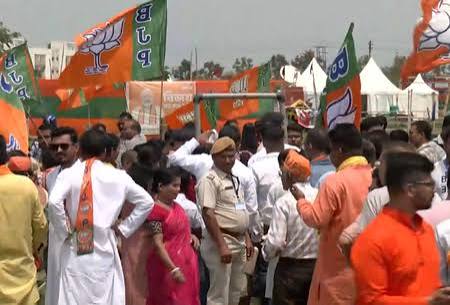 বাংলায় বিজেপি সরকার চাই: শিলিগুড়িতে মোদির সভায় জনতার দাবি