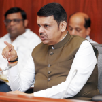 মন্ত্রীরা ও আমলাদের বিদেশ সফর বাতিলের নির্দেশ মুখ্যমন্ত্রী ফড়নবীসের