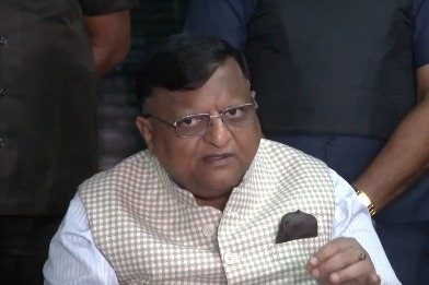 উদয়নারায়ণপুরে ভোটকেন্দ্রে বৃদ্ধ ভোটারের মৃত্যুর অভিযোগ ‘ভয় ছড়ানোর চেষ্টা’: পশ্চিমবঙ্গ মুখ্য নির্বাচনী আধিকারিক