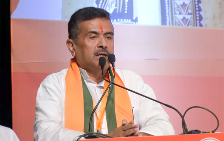 সম্মিলিত নেতৃত্বেই চলবে নতুন সরকার, মুখ্যমন্ত্রী হিসেবে নাম ঘোষণার পর বার্তা শুভেন্দু অধিকারীর