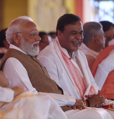 হিমন্ত বিশ্ব শর্মাকে অভিনন্দন জানিয়ে ‘দক্ষ প্রশাসক’ বললেন প্রধানমন্ত্রী মোদী