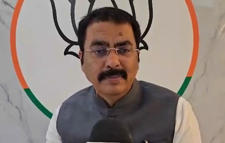 নিট-ইউজি ২০২৬ পরীক্ষা বাতিল ঘিরে রাজনৈতিক তরজা, কেন্দ্রকে সমর্থন বিজেপির, ‘ব্যবস্থা ভেঙে পড়েছে’ অভিযোগ কংগ্রেসের