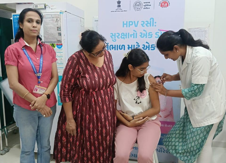 আমেদাবাদে কিশোরীদের জন্য বিনামূল্যে এইচপিভি টিকাকরণ অভিযানে বড় সাফল্য, লক্ষ্যমাত্রার ৬৫ শতাংশ পূরণ