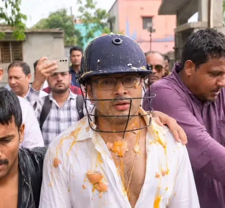 সোনারপুরে অভিষেক বন্দ্যোপাধ্যায়কে ঘিরে বিক্ষোভ, চড়-ডিম নিক্ষেপের অভিযোগ