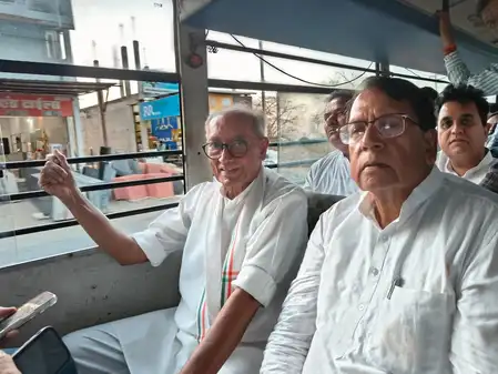 নিট প্রশ্নপত্র ফাঁসের অভিযোগে ভোপালে কংগ্রেসের বিক্ষোভ, দিগ্বিজয় সিং-সহ একাধিক নেতা আটক