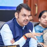 বিষাক্ত মদে মৃত্যুর ঘটনায় কড়া পদক্ষেপের নির্দেশ ফড়নবীসের