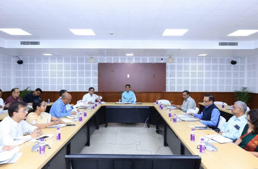 বর্তমান সরকার জনগণের সরকার তাই মানুষের সমস্যা সমাধানে দপ্তরগুলিকে সর্বদা সজাগ ও সক্রিয় থাকতে হবে: মুখ্যমন্ত্রী