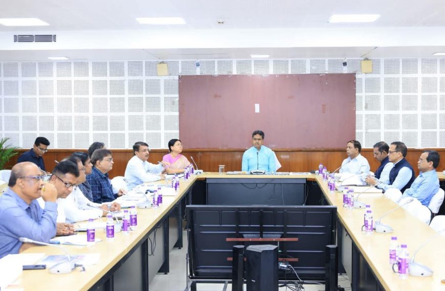 স্থানীয় সম্পদকে কাজে লাগিয়ে শিল্প বিকাশের পথ সুগম করতে হবে: মুখ্যমন্ত্রী