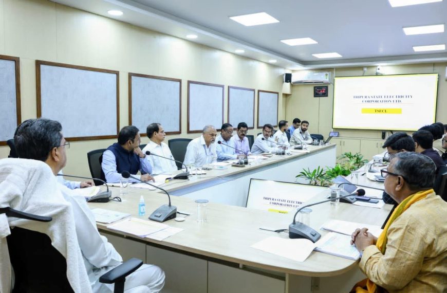 (Update)আগরতলা শহরে সৌরবিদ্যুৎ উৎপাদন ও ব্যবহারের জন্য জনগণকে আরও বেশি করে উৎসাহিত করতে হবে: মুখ্যমন্ত্রী