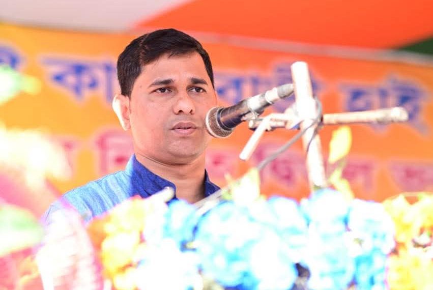 পশুপালনের সঙ্গে যারা যুক্ত তাদের আর্থসামাজিক অবস্থার উন্নয়নে রাজ্যের বর্তমান সরকার আন্তরিক প্রাণীসম্পদ বিকাশ মন্ত্রী