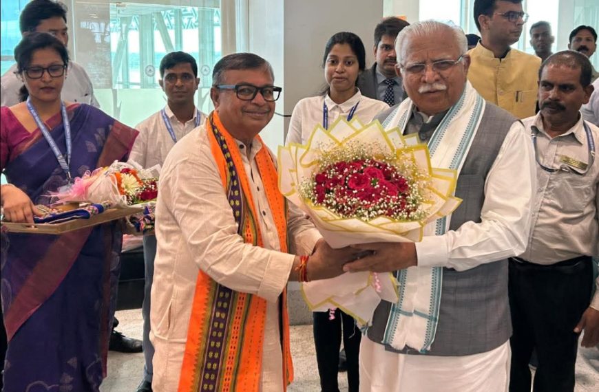 রাজ্যে এলেন কেন্দ্রীয় মন্ত্রী মনোহর লাল খট্টর