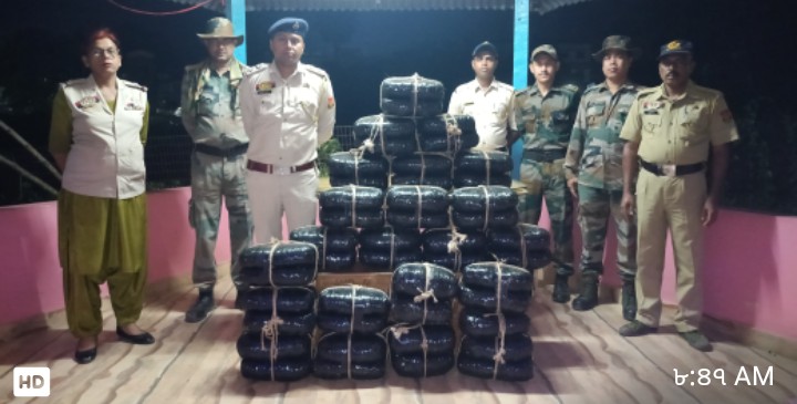 ধনপুর সীমান্তে ৯০ কেজি শুকনো গাঁজা উদ্ধার, বাজার মূল্য প্রায় ১৮ লক্ষ টাকা