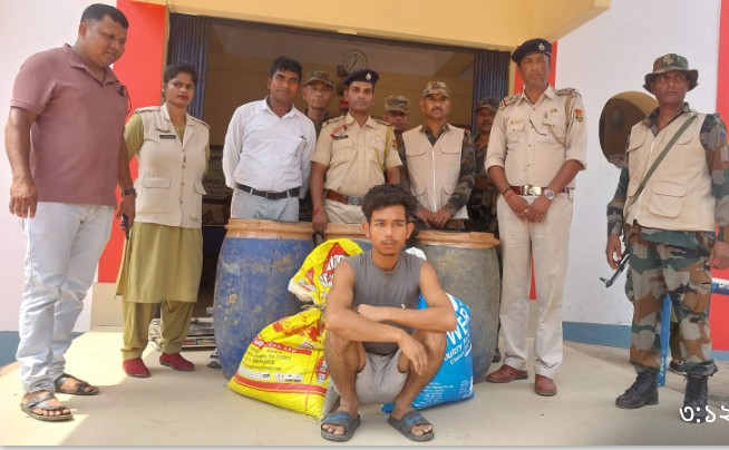 মেলাঘরের তকসাপাড়ায় পুলিশের বড় সাফল্য: ড্রাম ভর্তি ১৪৮ কেজি গাঁজা সহ আটক ১