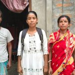 মা গৃহ পরিচারিকা, বাবা প্যারালাইজড, মেয়ে সোয়েতা সরকার উচ্চ মাধ্যমিকে ৯১.২ শতাংশ নম্বর নিয়ে উত্তীর্ণ