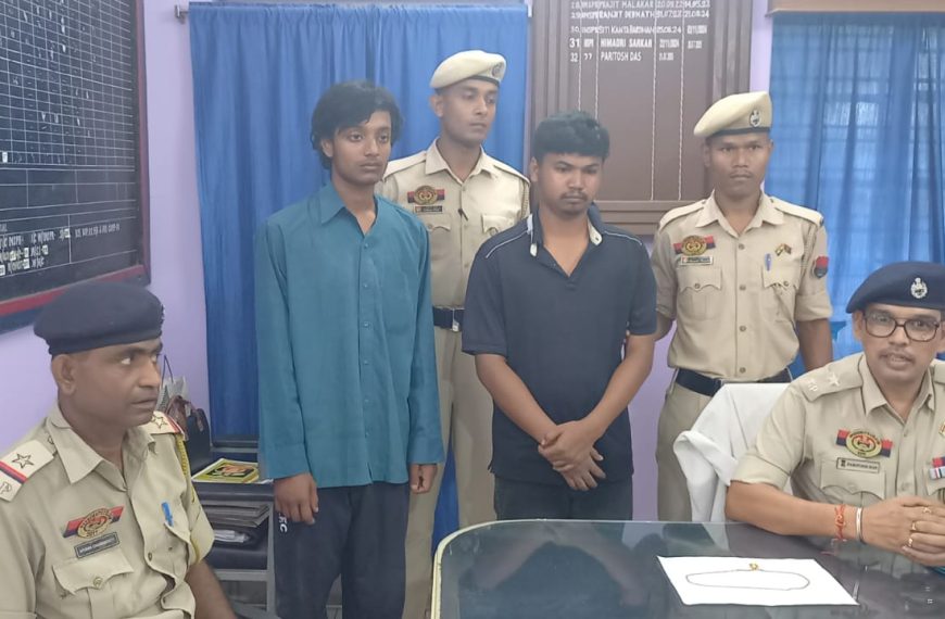আমতলী থানার পুলিশের জালে দুই ছিনতাইবাজ, উদ্ধার সোনার চেইন