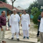 তপন দাসের বাড়িতে ভাঙচুরের ঘটনায় ক্ষতিগ্রস্ত পরিবারকে দেখতে গেলেন মানিক সরকার