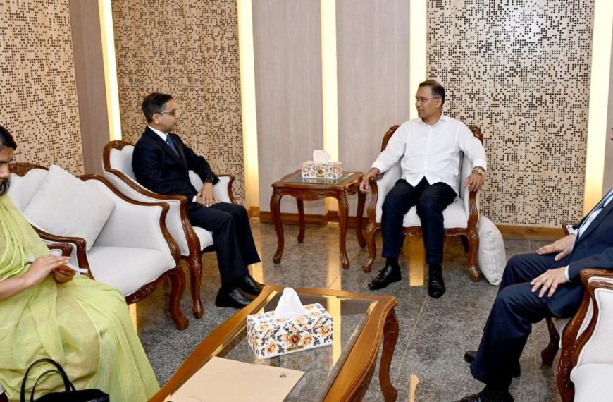 বাংলাদেশ প্রধানমন্ত্রীর সঙ্গে সাক্ষাৎ বিদায়ী&hellip;