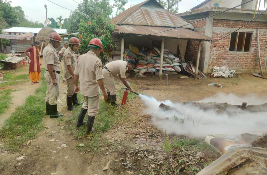 চড়িলামে ভয়াবহ অগ্নিকাণ্ড,  গ্যাস সিলিন্ডারে আগুন, অল্পের জন্য রক্ষা পেল গোটা গ্রাম