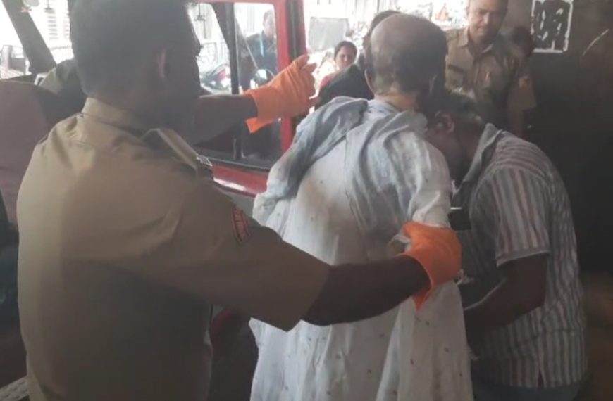 আবর্জনায় আগুন দিতে গিয়ে দগ্ধ বৃদ্ধ, আশঙ্কাজনক অবস্থায় জিবি হাসপাতালে ভর্তি