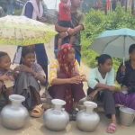 ১০ দিন ধরে বিদ্যুৎহীন এলাকা, ক্ষোভে ফুঁসছে গ্রামবাসী, কচুছড়ায় ফের পথ অবরোধে উত্তেজনা