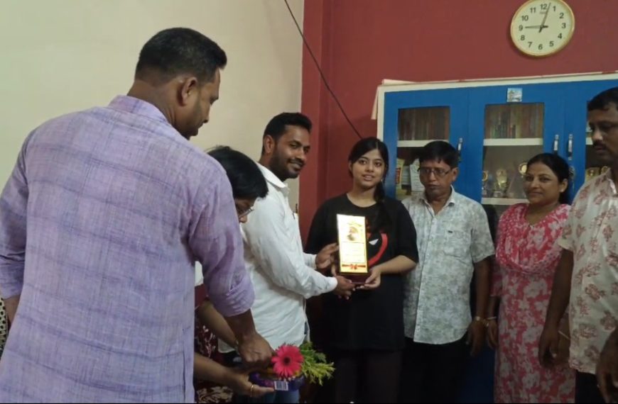 কৃতী ছাত্র-ছাত্রীদের সংবর্ধনা দিল ডিওয়াইএফআই যোগেন্দ্রনগর অঞ্চল কমিটি