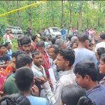 মাকুমছড়ায় পথ অবরোধ, পানীয় জল-রাস্তা-বিদ্যুতের দাবিতে বিক্ষোভে উত্তাল এলাকা