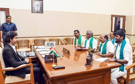 তামিলনাড়ু সচিবালয়ে উপচে পড়া ভিড়, মন্ত্রীদের দফতরের বাইরে বাড়ানো হল নিরাপত্তা