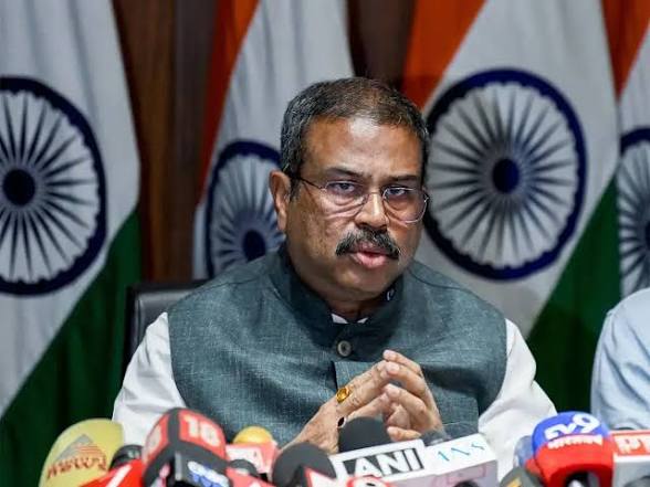 গাফিলতি প্রমাণিত হলে কাউকে রেহাই নয়, দায় নিচ্ছি: সিবিএসই ওএসএম বিতর্কে ধর্মেন্দ্র প্রধান