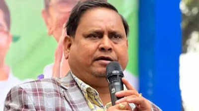 ‘তৃণমূলকে ক্ষমতা থেকে সরানো উচিত’: বিজেপি এগোতেই মন্তব্য হুমায়ুন কবীরের