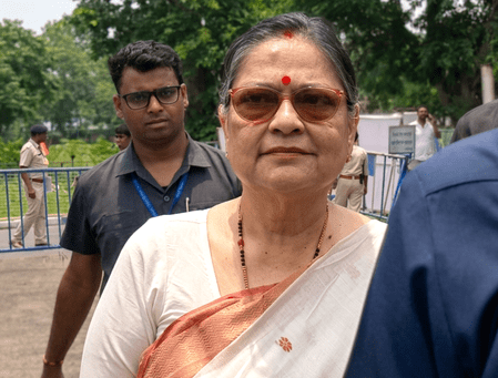 একাংশ তৃণমূল সাংসদের স্বাক্ষর ঘিরে জল্পনা, লোকসভায় নতুন ব্লক গঠনের গুঞ্জন
