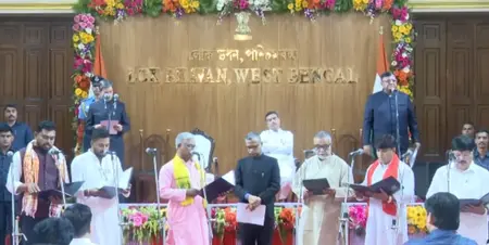 পশ্চিমবঙ্গে মন্ত্রিসভার সম্প্রসারণ: ৩৫ বিধায়কের মন্ত্রী হিসেবে শপথ গ্রহণ