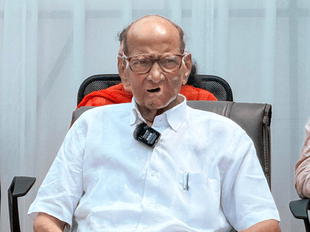 মোদি-নেহরু তুলনা নিয়ে তোপ শরদ পাওয়ারের, ইতিহাস বিকৃতি, কৃষি সঙ্কট ও বিদেশনীতি নিয়েও কেন্দ্রকে নিশানা