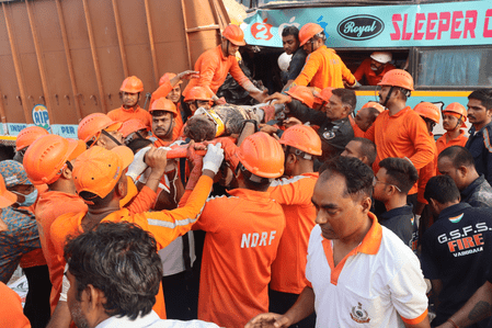 গুজরাতের বাস দুর্ঘটনায় শোকপ্রকাশ প্রধানমন্ত্রী মোদির, মৃত বেড়ে ৭
