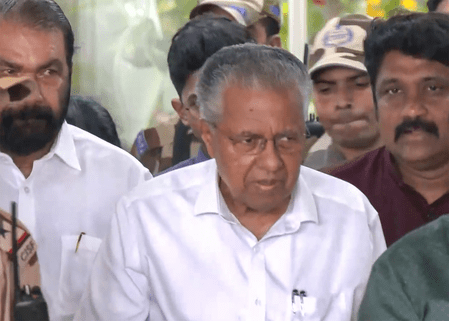 কেরলের ভবিষ্যৎ নিয়ে কোনও সুস্পষ্ট রূপরেখা নেই, মুখ্যমন্ত্রী সতীশনের বাজেটকে নিশানা পিনারাই বিজয়নের