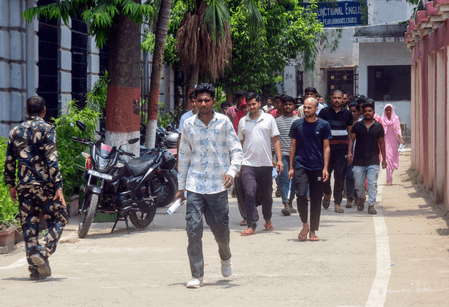 নিট-ইউজি পুনঃপরীক্ষার আগে ২০ ও ২১ জুন মেডিক্যাল ছাত্রদের ছুটি নয়, কড়া নির্দেশ এনএমসির
