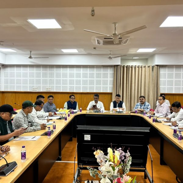 পথ অবরোধের হুঁশিয়ারির মাঝেই মহাকরণে বৈঠক, আত্মসমর্পণকারী বৈরীদের&hellip;