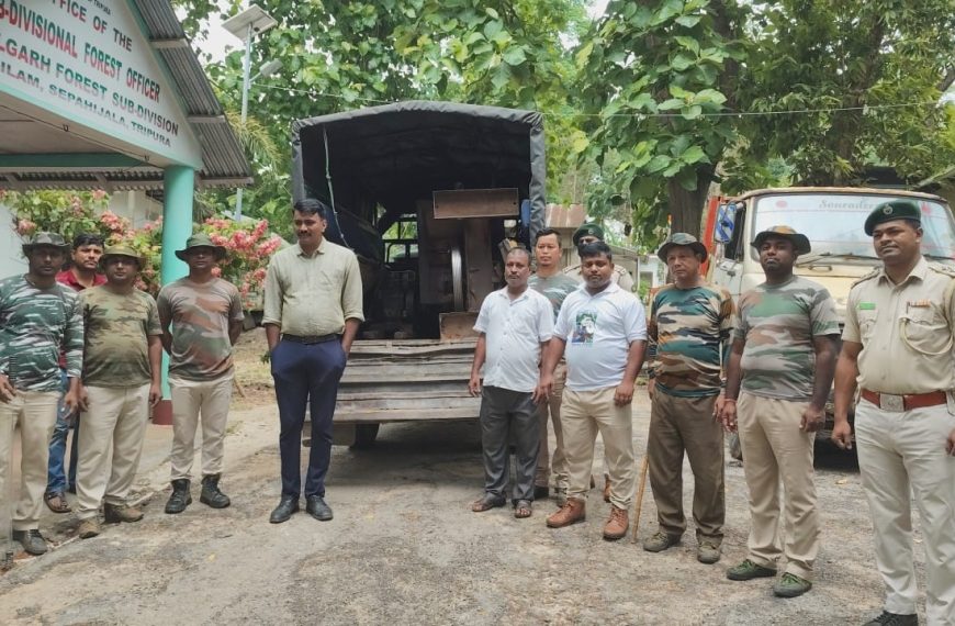 বিশালগড়ে বন দপ্তরের বড়সড় অভিযান, গভীর জঙ্গল থেকে উদ্ধার অবৈধ কাঠ চেরাই মিল ও জেনারেটর